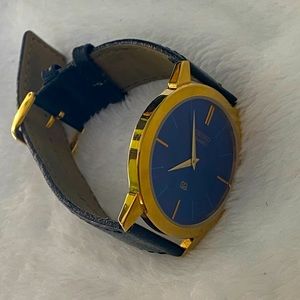 vintage Seiko Quartz super slim Japan made watch